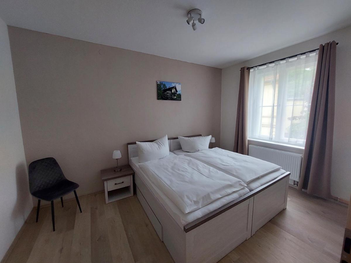 Pension Am Park Бад-Мускау Экстерьер фото